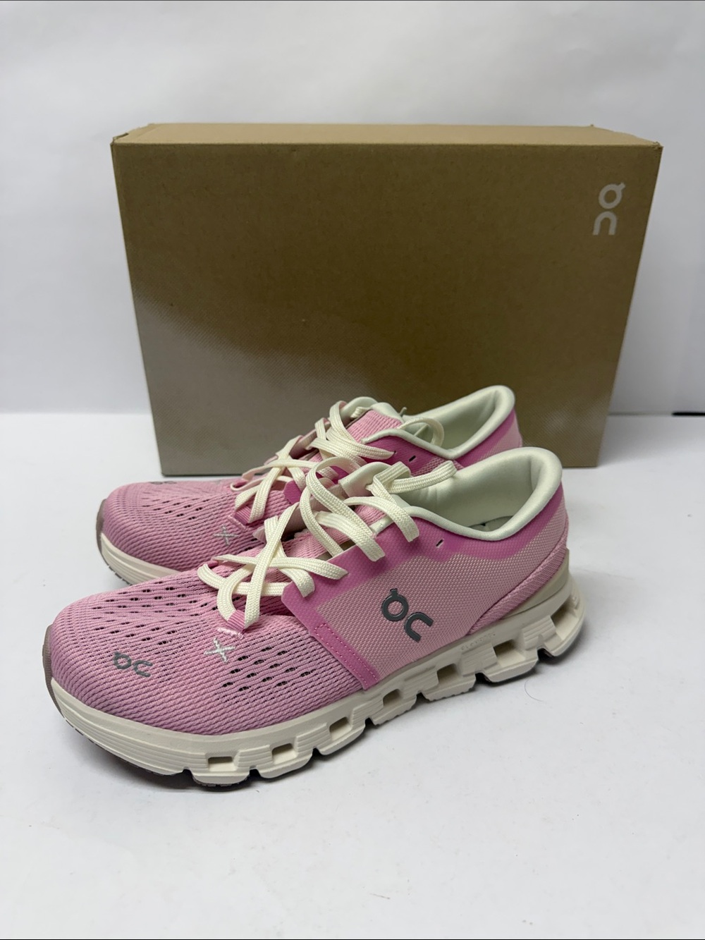 On Running Pink Women’s size 8 Cloudstyle Athletic Trainers cloud X 4